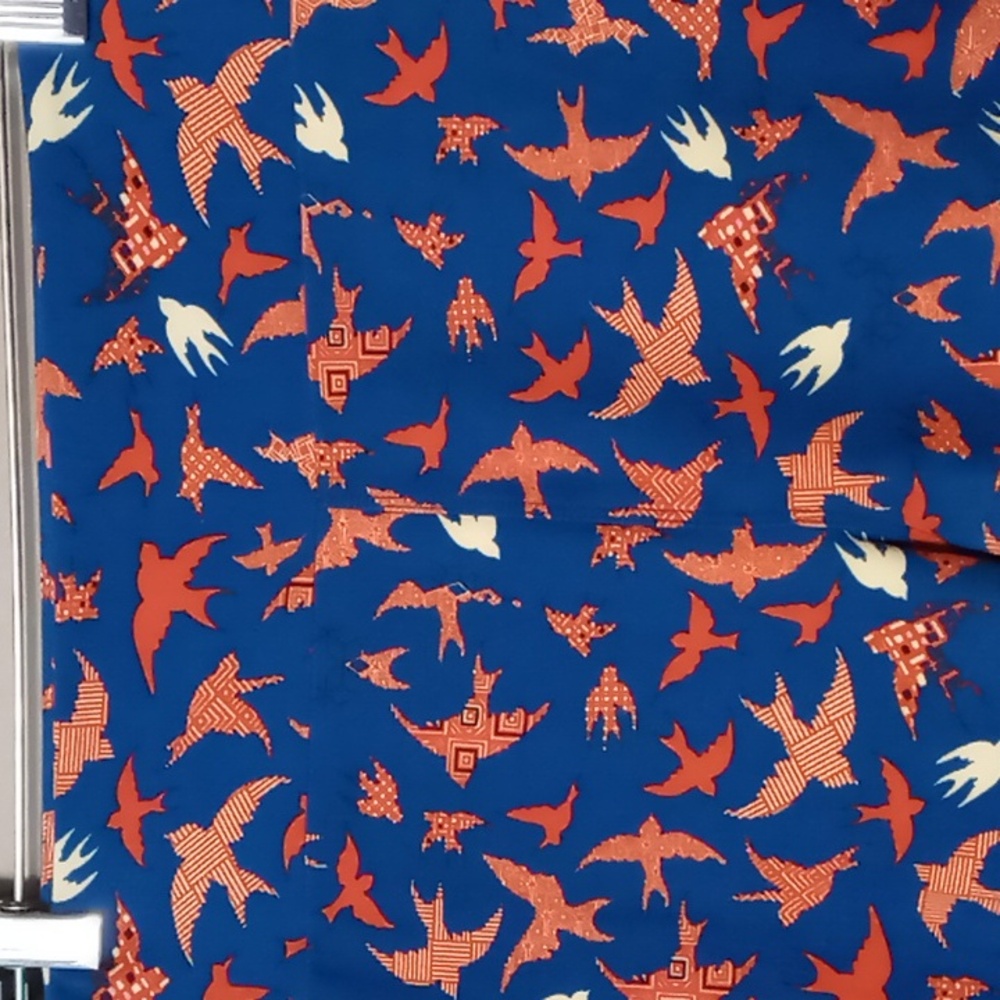 LuLaRoe Blue w Red Bird Leggings One Size - Picture 3 of 6